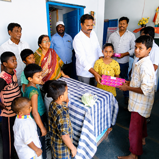 Service orphnize kids
